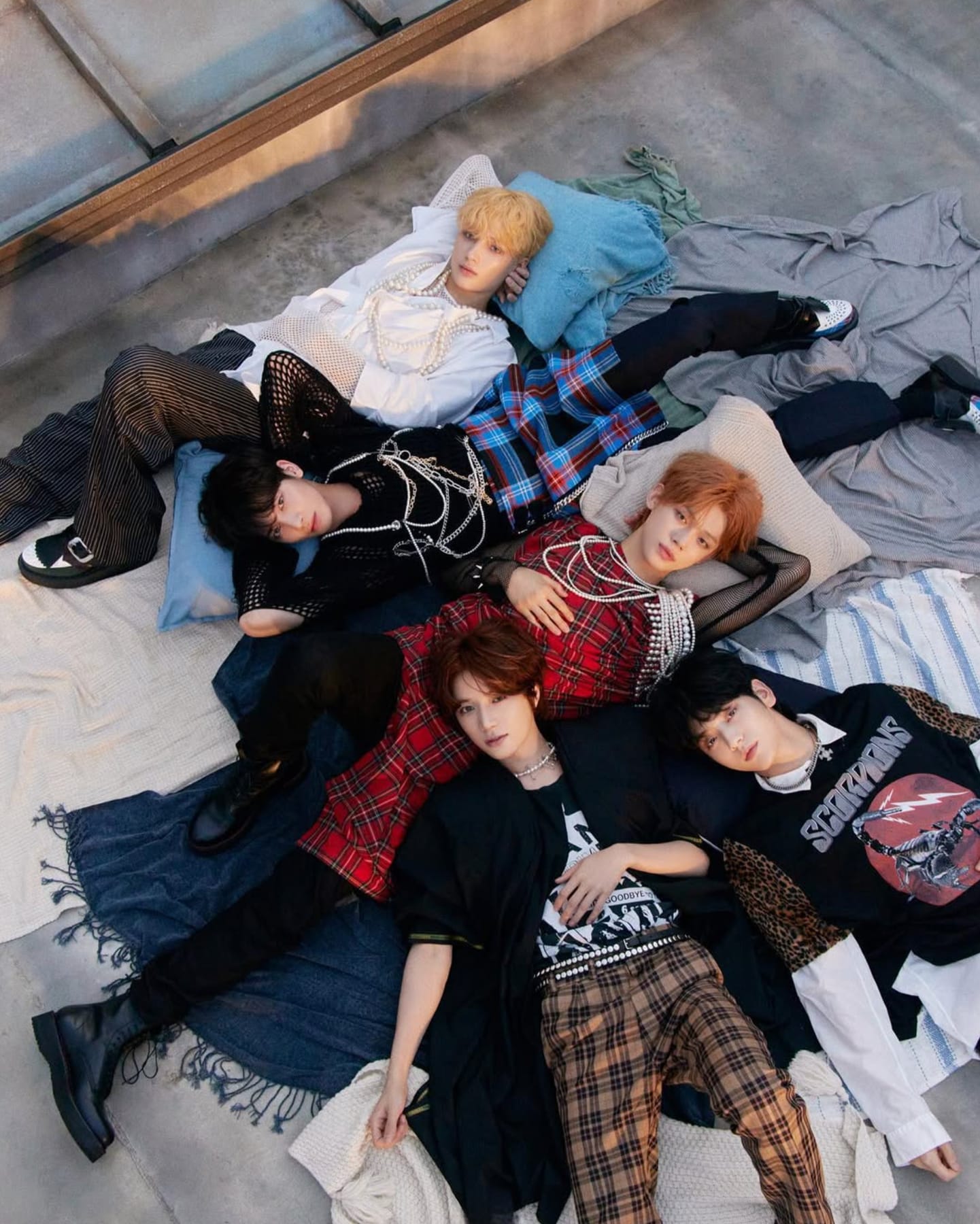 BIGHIT MUSIC — TXT - FREEFALL (CLARITY) 6